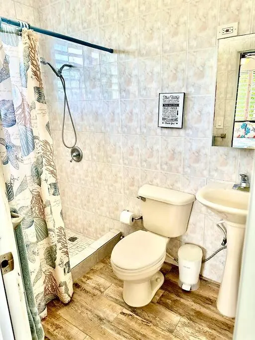 Villa Tres Hermanos Beach House - Unit 3 Upstairs Anasco